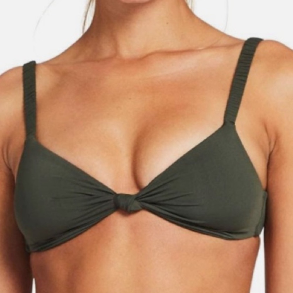Vitamin A Bikini Tops Size 4/XS NWT